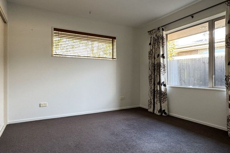 Photo of property in 21 Dunsford Close, Halswell, Christchurch, 8025