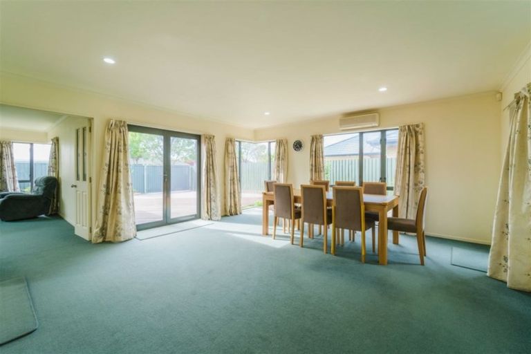 Photo of property in 15 Empress Place, Halswell, Christchurch, 8025