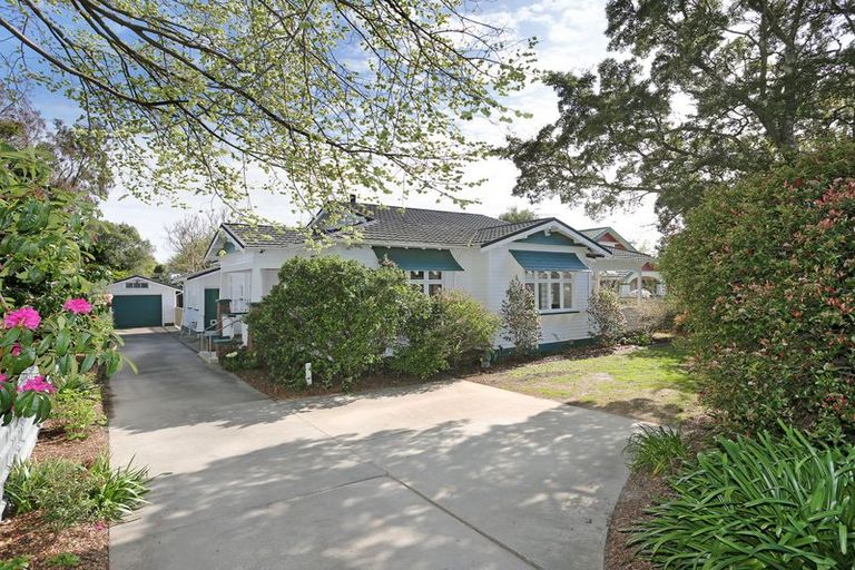 Photo of property in 427 Featherston Street, Palmerston North, 4414