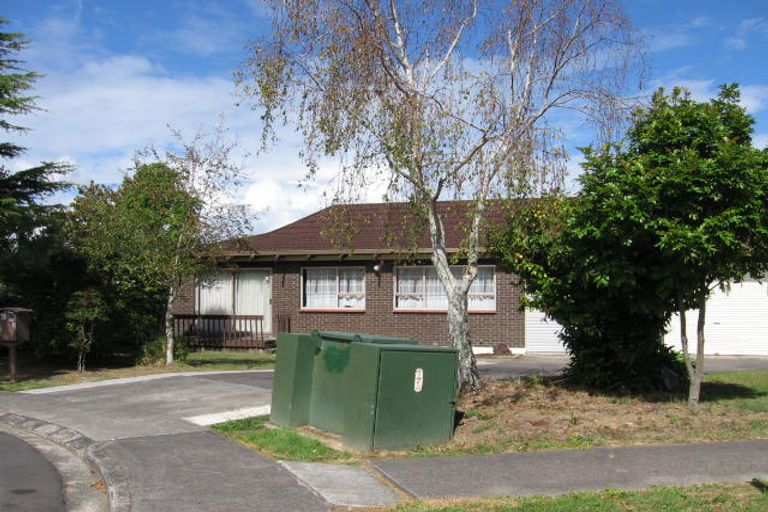 Photo of property in 2/10 Pamela Place, New Lynn, Auckland, 0600