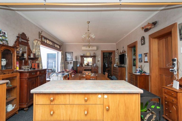 Photo of property in 21 Chamberlain Street, Dannevirke, 4930