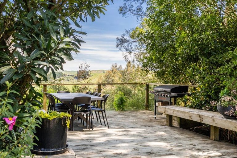 Photo of property in 40 Longview Road, Poraiti, Napier, 4182