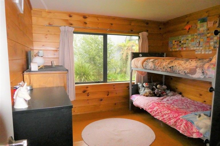 Photo of property in 33 Golf Links Road, Kaiata, Greymouth, 7805