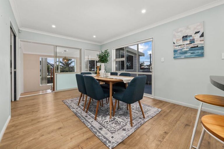 Photo of property in 6 Mahana Road, Paraparaumu Beach, Paraparaumu, 5032