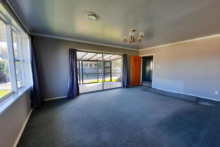 Photo of property in 4 Davidson Crescent, Hornby, Christchurch, 8042