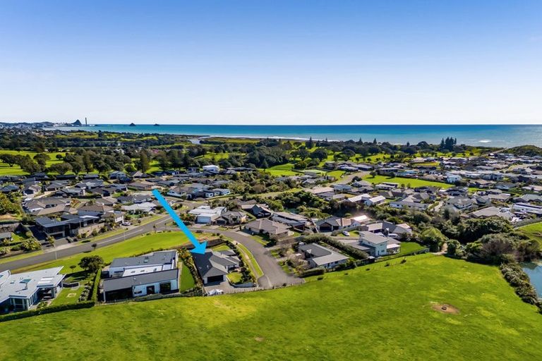 Photo of property in 4 Vardon Way, Waiwhakaiho, New Plymouth, 4312