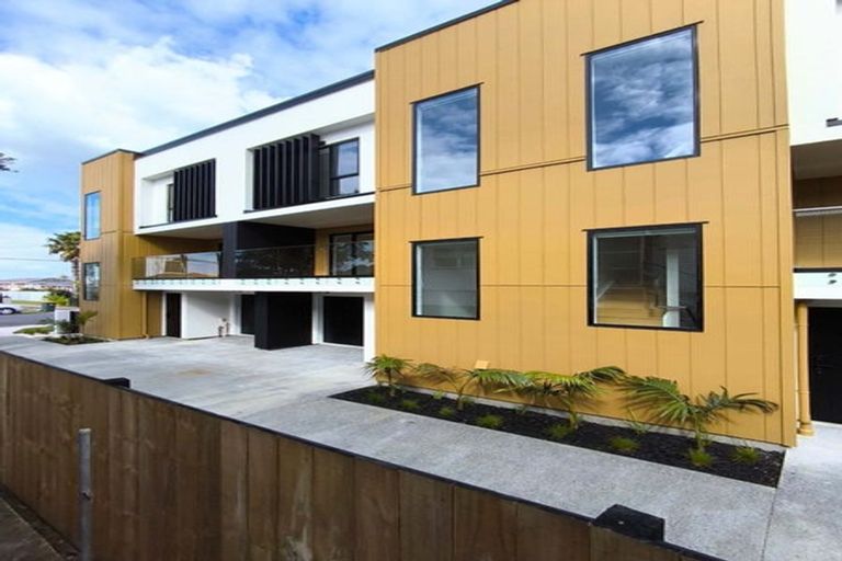 Photo of property in 9b Lomond Street, Takapuna, Auckland, 0622