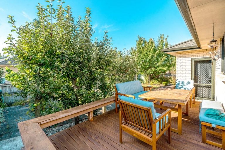 Photo of property in 98 Rototuna Road, Rototuna, Hamilton, 3210