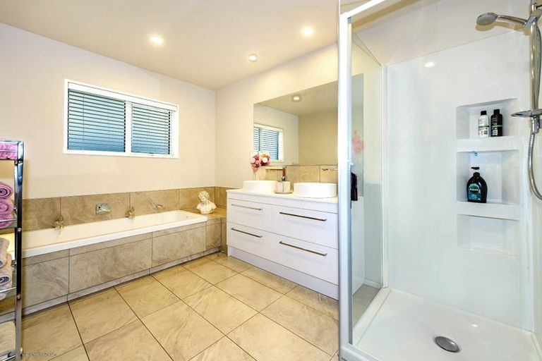 Photo of property in 22 Felstead Place, Avonhead, Christchurch, 8042