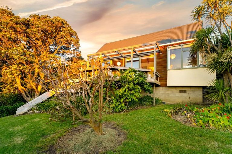 Photo of property in 28 Edwin Mitchelson Road, Muriwai, Waimauku, 0881