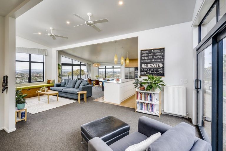 Photo of property in 13 Havelock Road, Hospital Hill, Napier, 4110