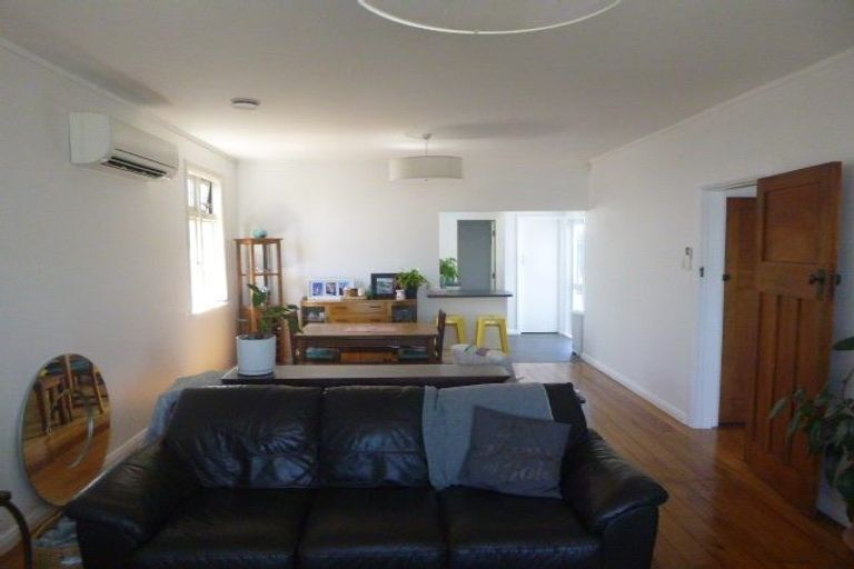 Photo of property in 21 Byron Street, Miramar, Wellington, 6022