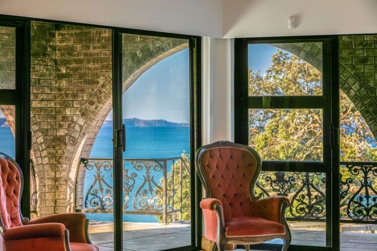 Photo of property in 27 Chelverton Terrace, Red Beach, 0932