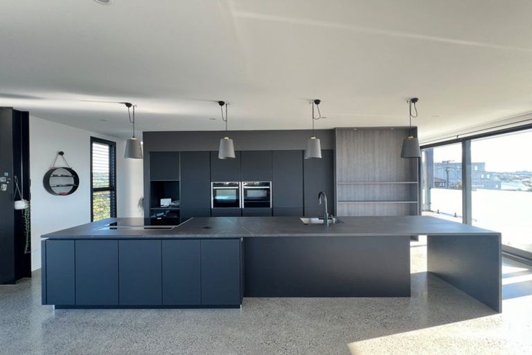 Photo of property in 11b Montgomery Avenue, Rothesay Bay, Auckland, 0630