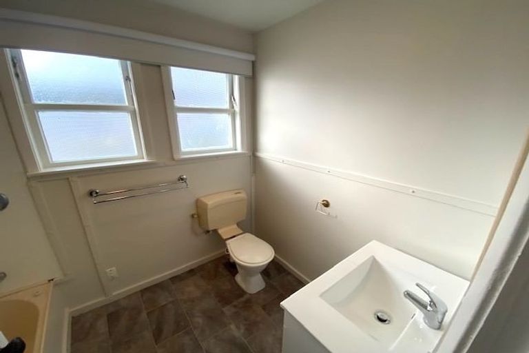 Photo of property in 204 George Street, Stokes Valley, Lower Hutt, 5019