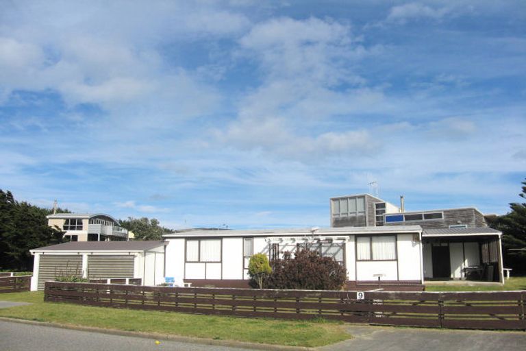 Photo of property in 9 Rua Avenue, Waitarere Beach, Levin, 5510