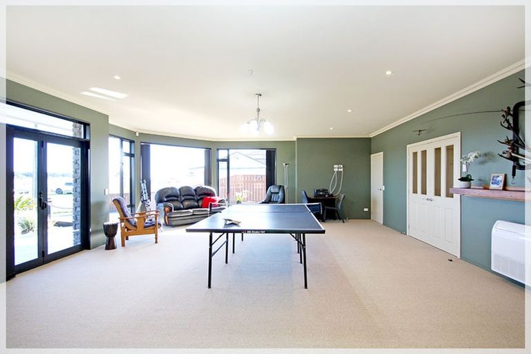 Photo of property in 49 Hartley Street, Foxton Beach, Foxton, 4815