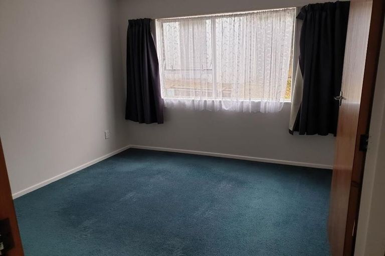 Photo of property in 62b Baylands Drive, Newlands, Wellington, 6037