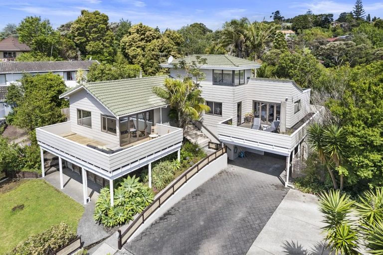 Photo of property in 22 Houston Place, Bayview, Auckland, 0629
