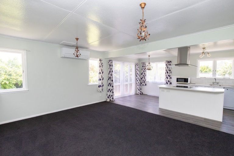 Photo of property in 21 Hayward Road, Ngatea, 3503