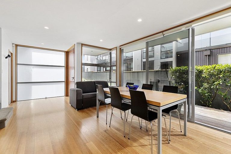 Photo of property in 52a Killarney Street, Takapuna, Auckland, 0622