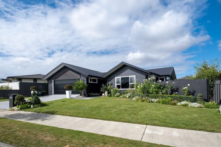 Photo of property in 26 Whakatomo Place, Havelock North, 4130