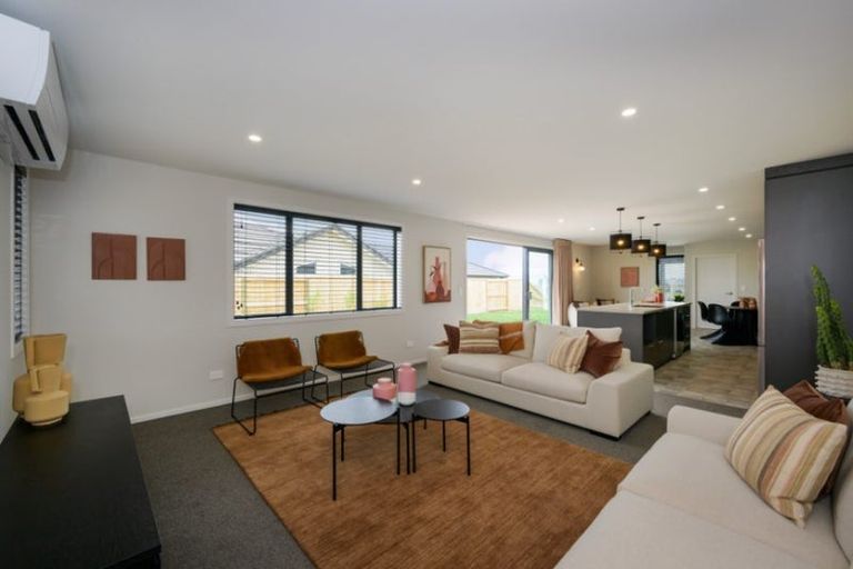 Photo of property in 12 Campbell Place, Marton, 4710