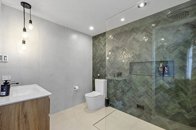 Photo of property in 16 Desmond Place, Bell Block, New Plymouth, 4312