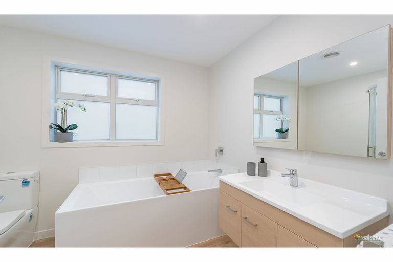 Photo of property in 11d Molesworth Street, Taita, Lower Hutt, 5011