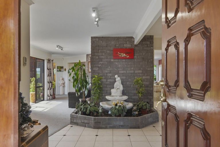 Photo of property in 11 Oakwood Grove, Paraparaumu Beach, Paraparaumu, 5032