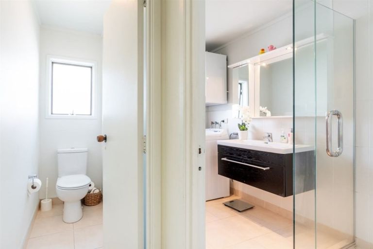 Photo of property in 2/23 Nile Road, Milford, Auckland, 0620