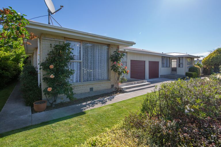 Photo of property in 2/4 Quinton Place, Bishopdale, Christchurch, 8053