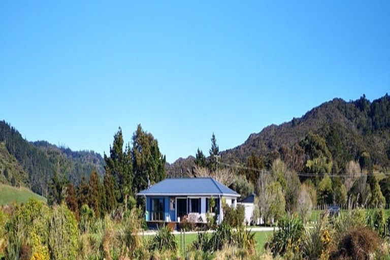 Photo of property in 9 Pakawau-bush Road, Pakawau, Collingwood, 7073