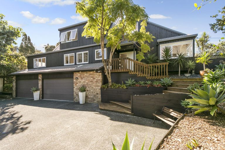 Photo of property in 106 Wood Bay Road, Titirangi, Auckland, 0604