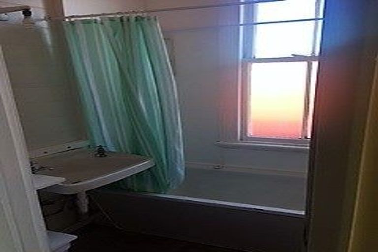 Photo of property in 98 Constable Street, Newtown, Wellington, 6021