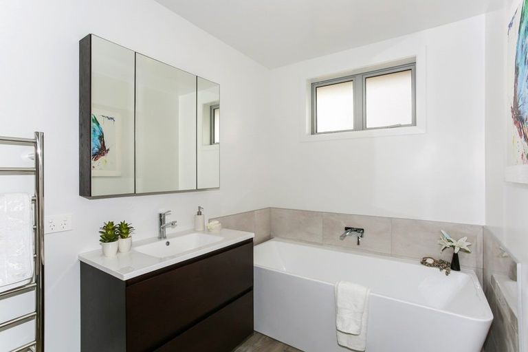 Photo of property in 11 Waikohi Avenue, Glenbrook, Waiuku, 2681