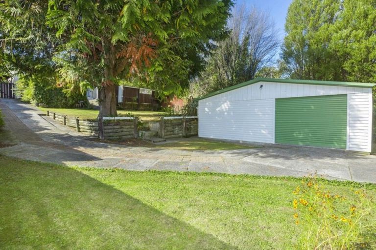 Photo of property in 42 Gillespies Road, Birchville, Upper Hutt, 5018
