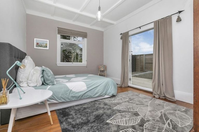 Photo of property in 83 Beach Haven Road, Beach Haven, Auckland, 0626