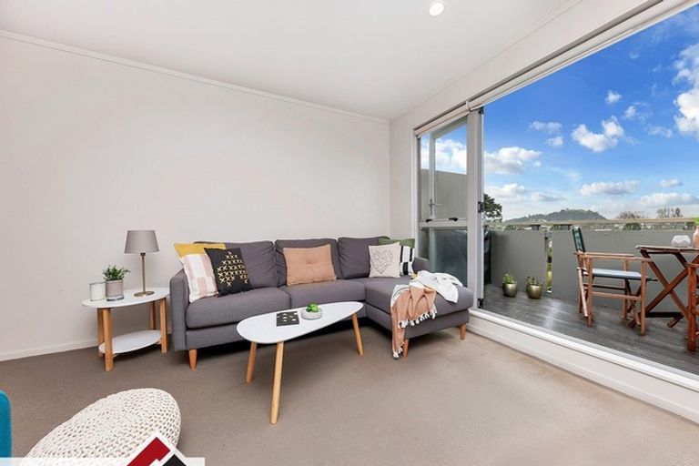 Photo of property in 325/26 Morningside Drive, Morningside, Auckland, 1025