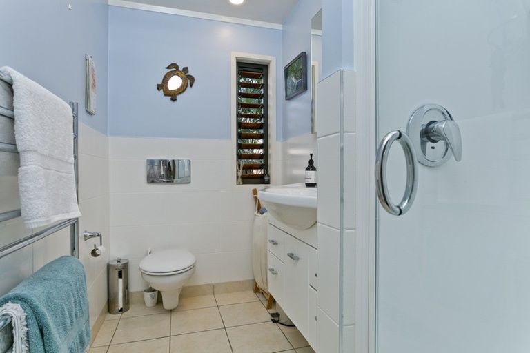 Photo of property in 128 Arran Road, Browns Bay, Auckland, 0630