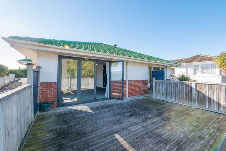 Photo of property in 83 Easther Crescent, Kew, Dunedin, 9012