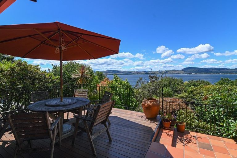 Photo of property in 180 Kawaha Point Road, Kawaha Point, Rotorua, 3010