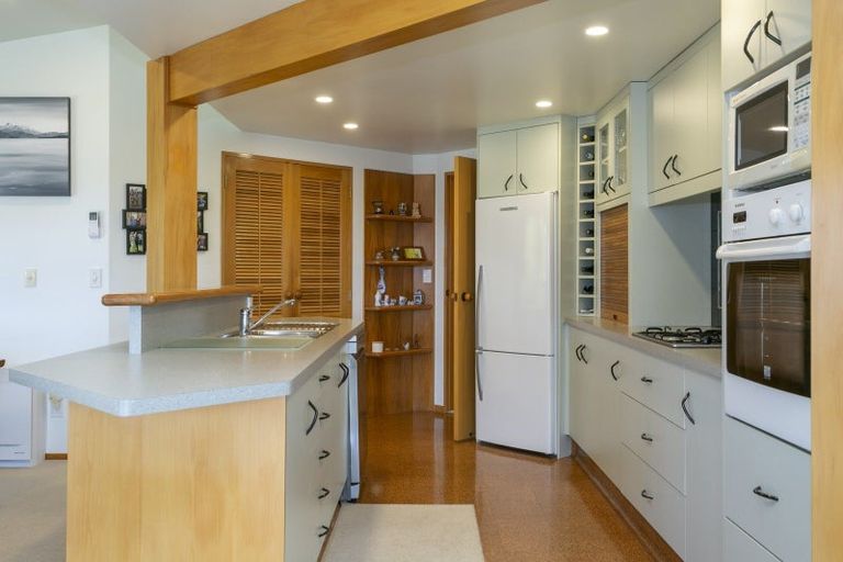 Photo of property in 15 Cherry Lane, Acacia Bay, Taupo, 3330