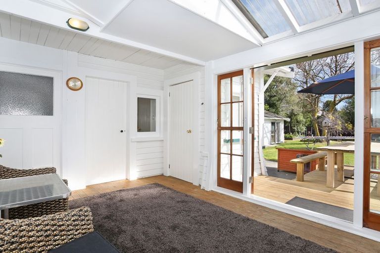 Photo of property in 427 Featherston Street, Palmerston North, 4414