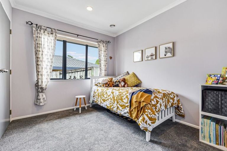 Photo of property in 4 Harrogate Place, Grandview Heights, Hamilton, 3200