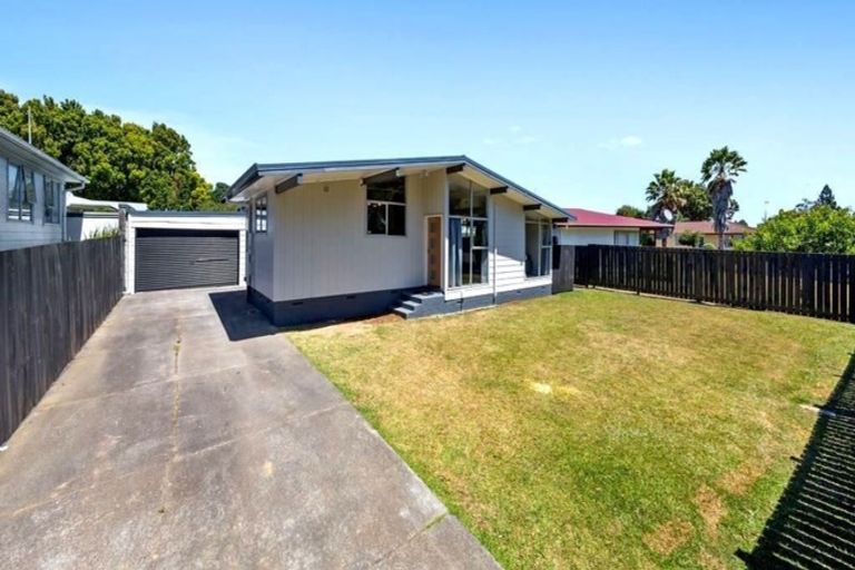 Photo of property in 26 Killington Crescent, Mangere, Auckland, 2022