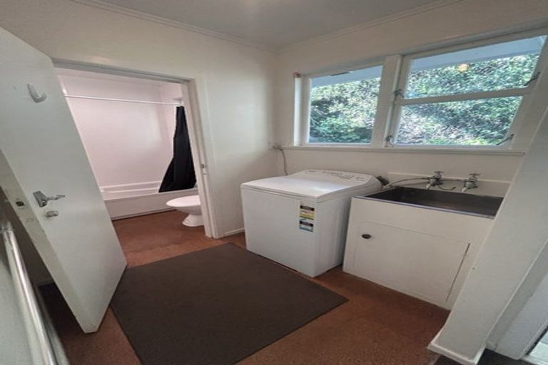 Photo of property in 4 Chaucer Way, Karori, Wellington, 6012