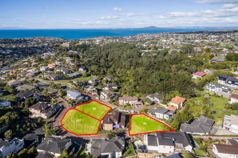 Photo of property in 107 Penguin Drive, Murrays Bay, Auckland, 0630