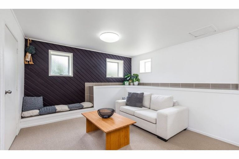 Photo of property in 1b South Pacific Place, Henderson, Auckland, 0612