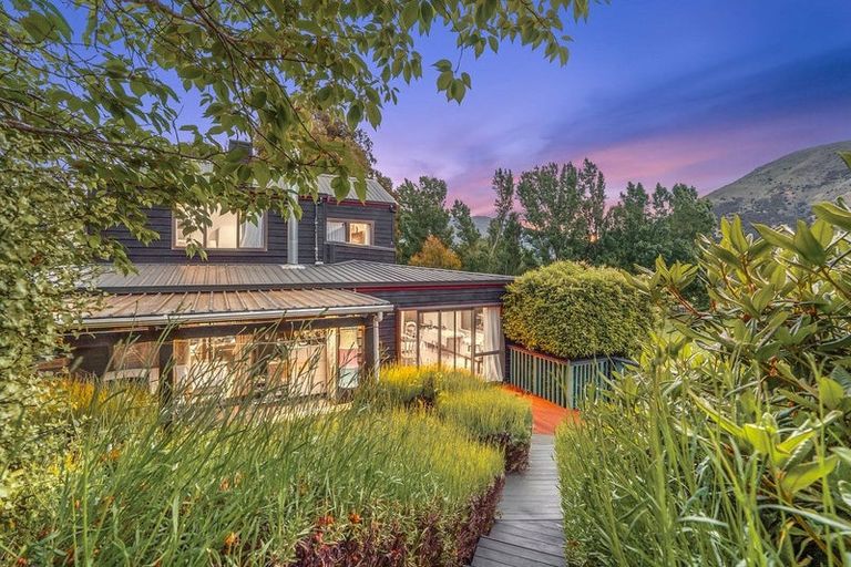 Photo of property in 23 Studholme Road, Wanaka, 9382